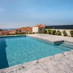 Waves Apartment *